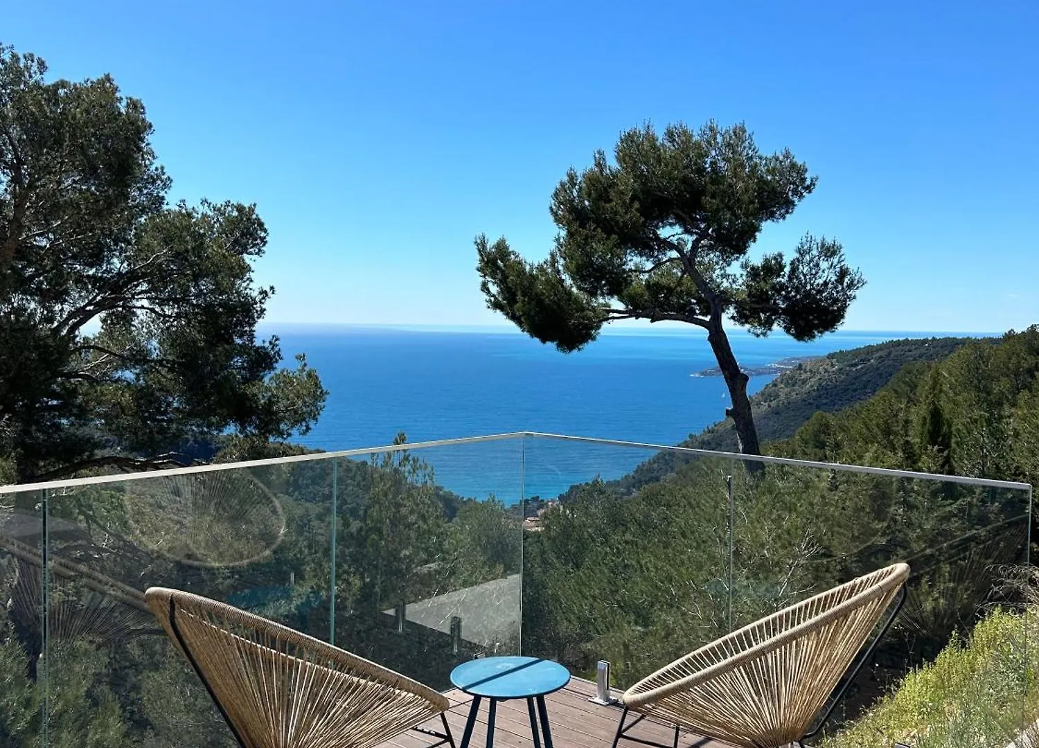Eze - Appartement Dans Bas De Villa Avec Piscine Pres De Monaco 0*,  France