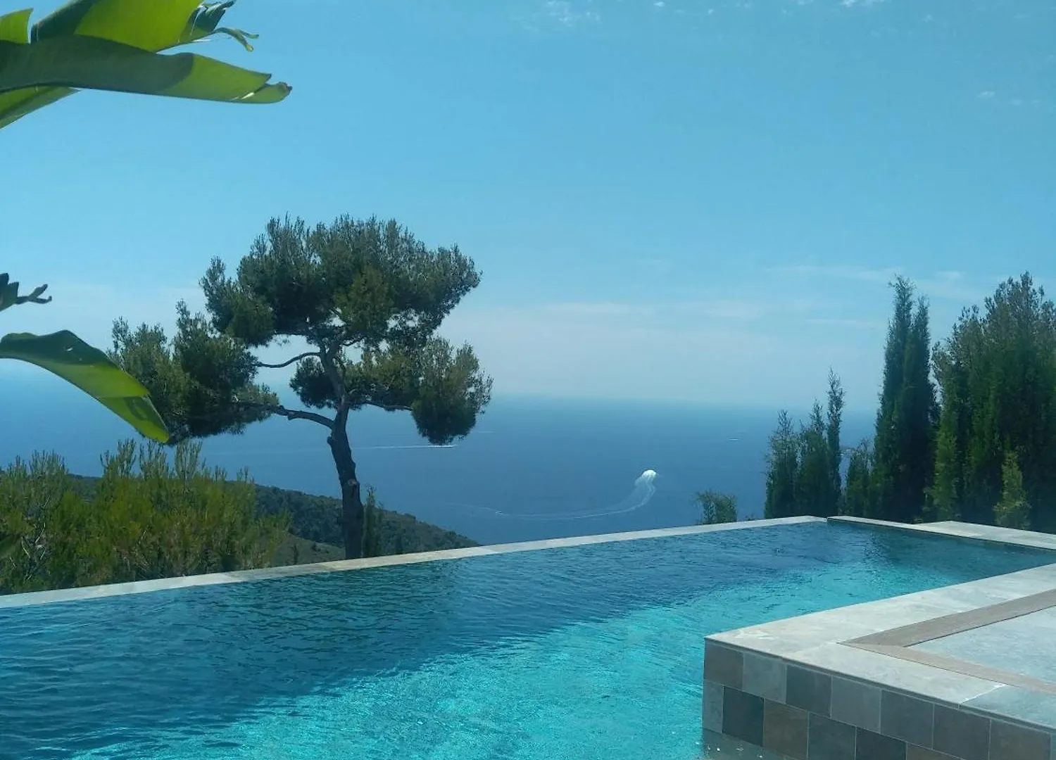 Eze - Appartement Dans Bas De Villa Avec Piscine Pres De Monaco contacts