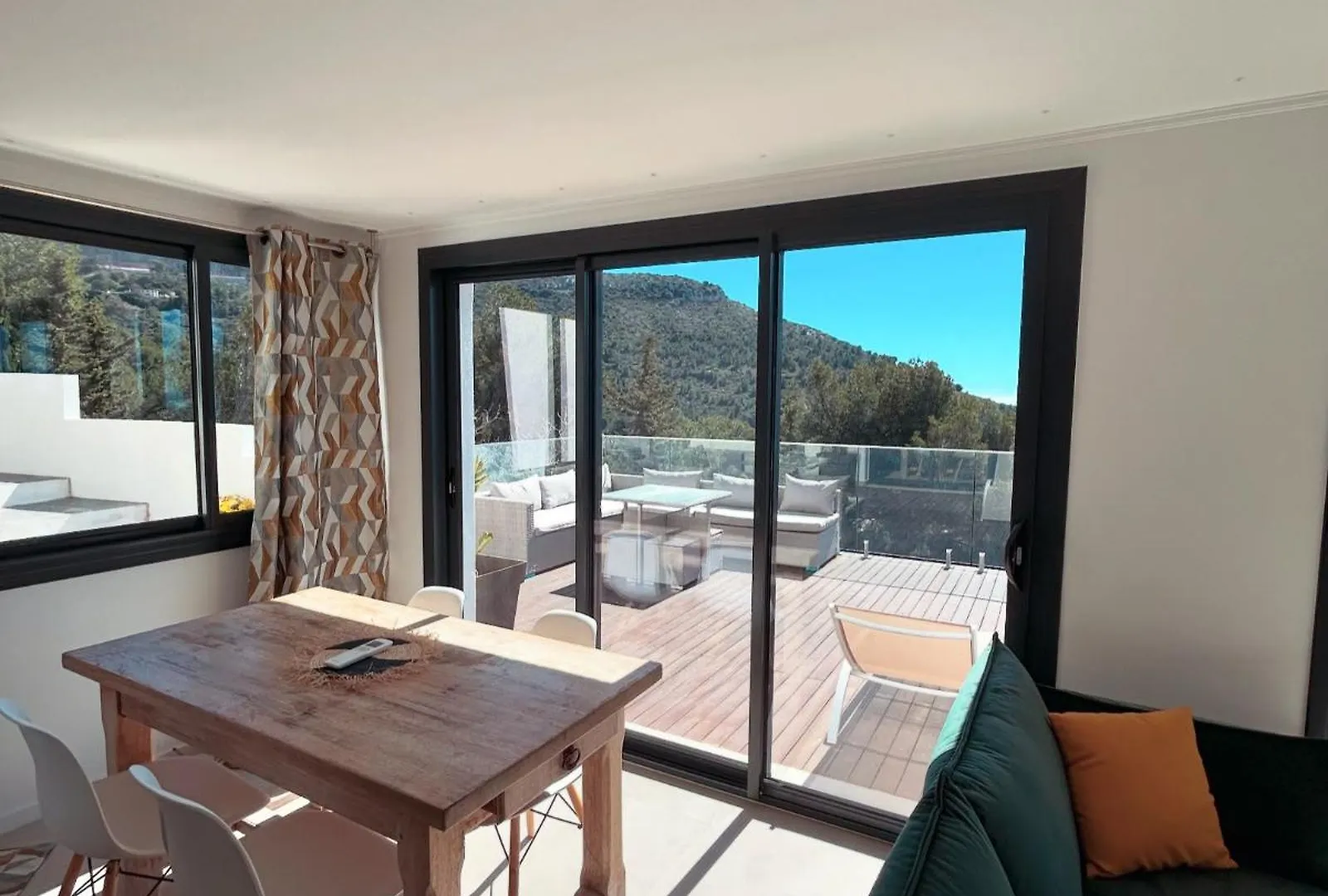 Eze - Appartement Dans Bas De Villa Avec Piscine Pres De Monaco 0*,