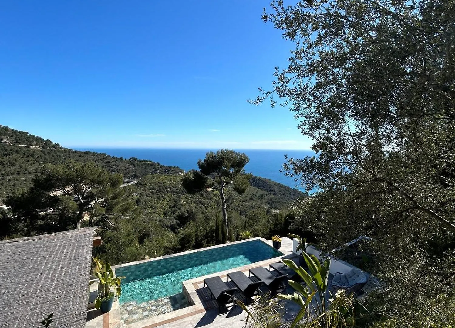 Eze - Appartement Dans Bas De Villa Avec Piscine Pres De Monaco